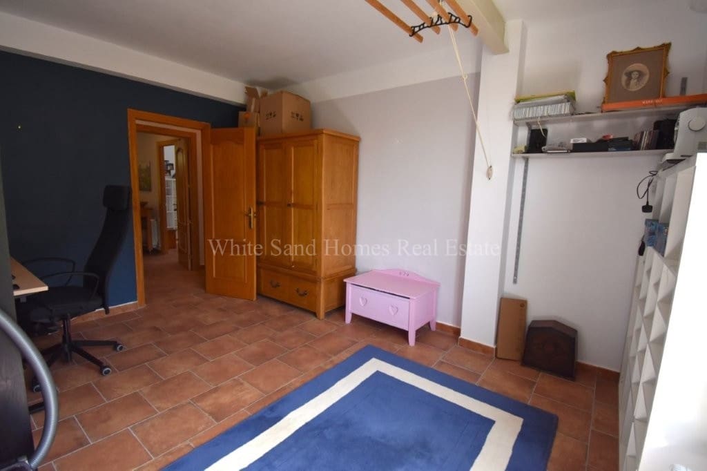 6 bedroom Villa for sale in Barx with pool garage - € 675,000 (Ref: 10036238)