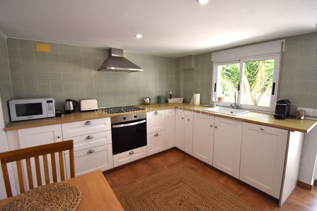 6 bedroom Villa for sale in Barx with pool garage - € 675,000 (Ref: 10036238)
