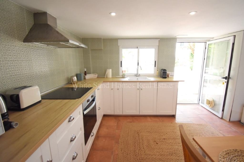 6 bedroom Villa for sale in Barx with pool garage - € 675,000 (Ref: 10036238)