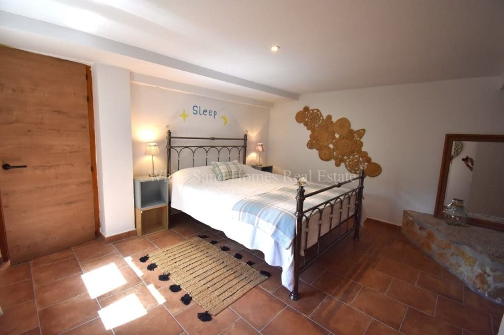 6 bedroom Villa for sale in Barx with pool garage - € 675,000 (Ref: 10036238)