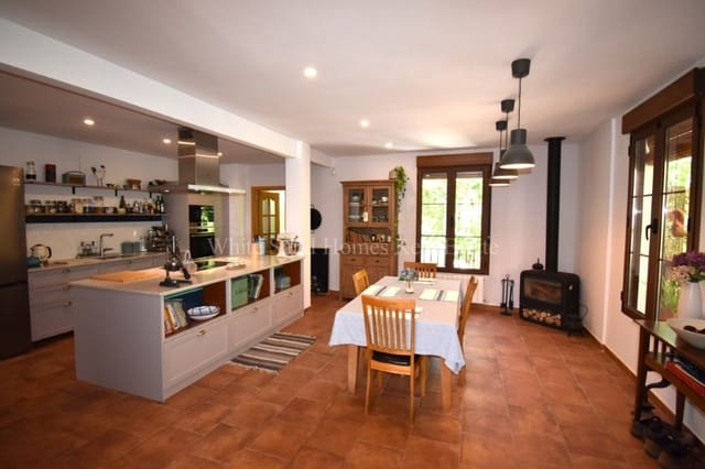 6 bedroom Villa for sale in Barx with pool garage - € 675,000 (Ref: 10036238)
