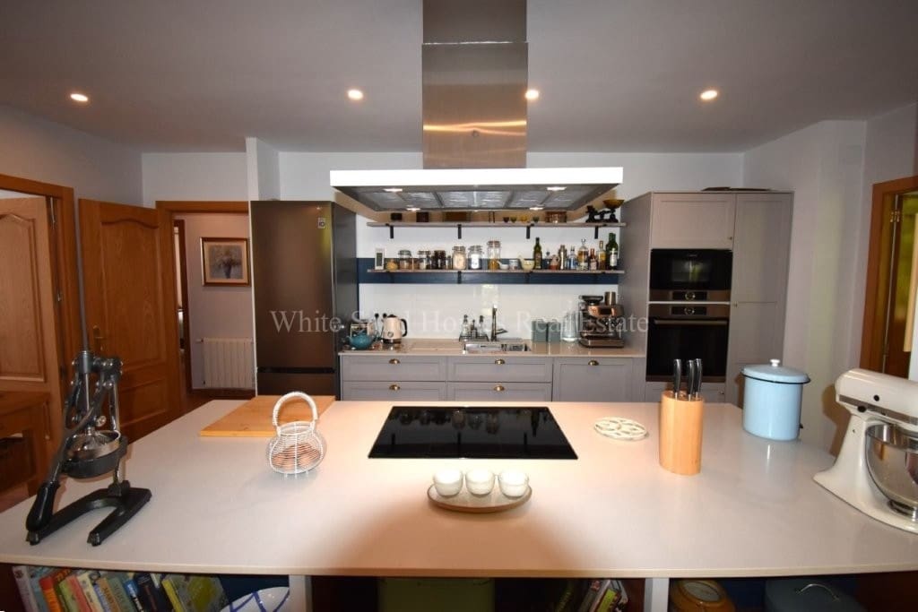 6 bedroom Villa for sale in Barx with pool garage - € 675,000 (Ref: 10036238)