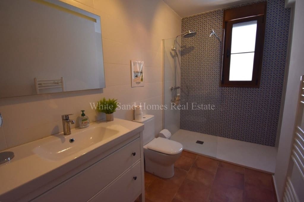 6 bedroom Villa for sale in Barx with pool garage - € 675,000 (Ref: 10036238)