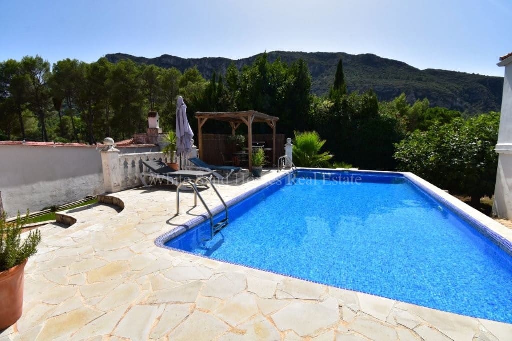 6 bedroom Villa for sale in Barx with pool garage - € 675,000 (Ref: 10036238)