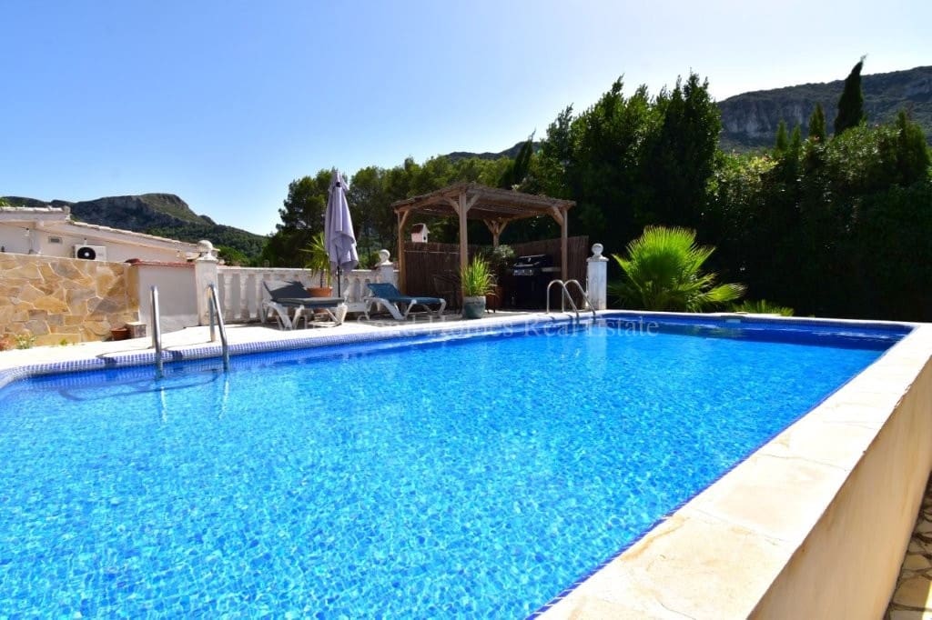 6 bedroom Villa for sale in Barx with pool garage - € 675,000 (Ref: 10036238)