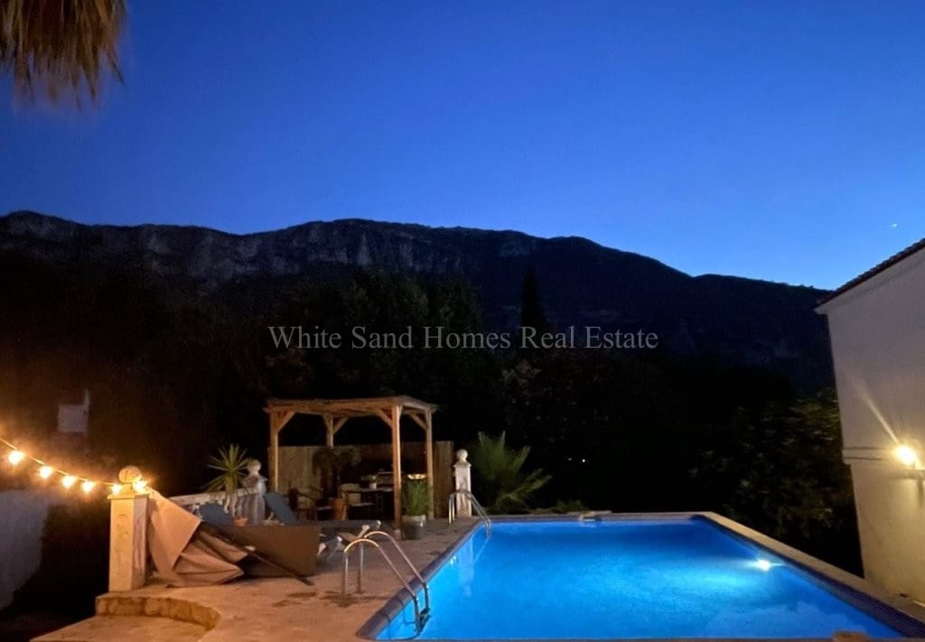 6 bedroom Villa for sale in Barx with pool garage - € 675,000 (Ref: 10036238)