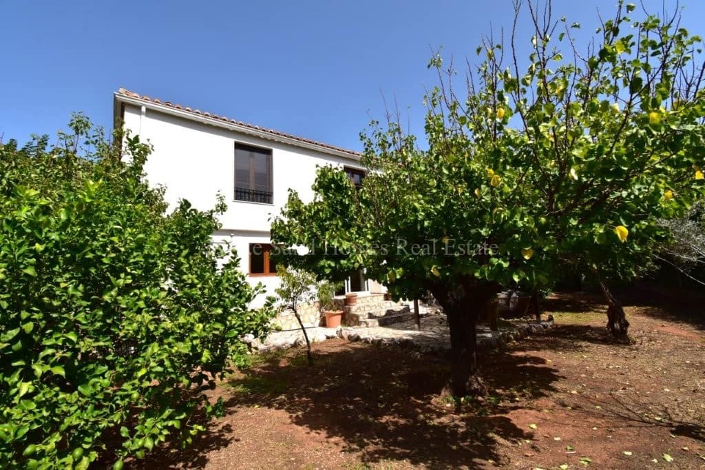 6 bedroom Villa for sale in Barx with pool garage - € 675,000 (Ref: 10036238)