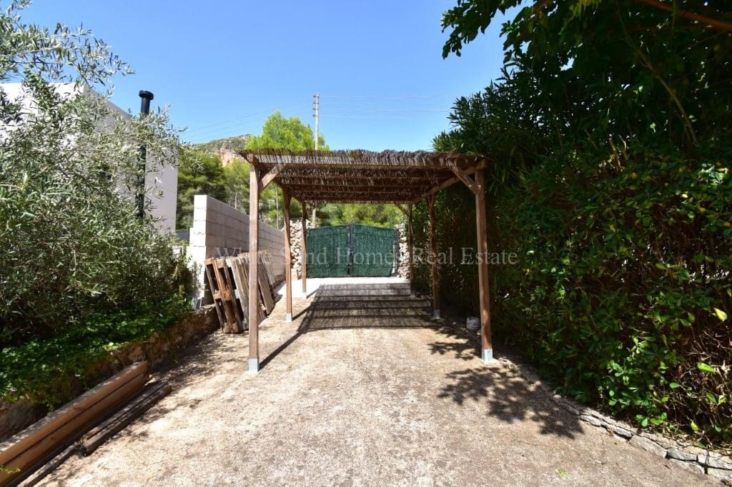 6 bedroom Villa for sale in Barx with pool garage - € 675,000 (Ref: 10036238)