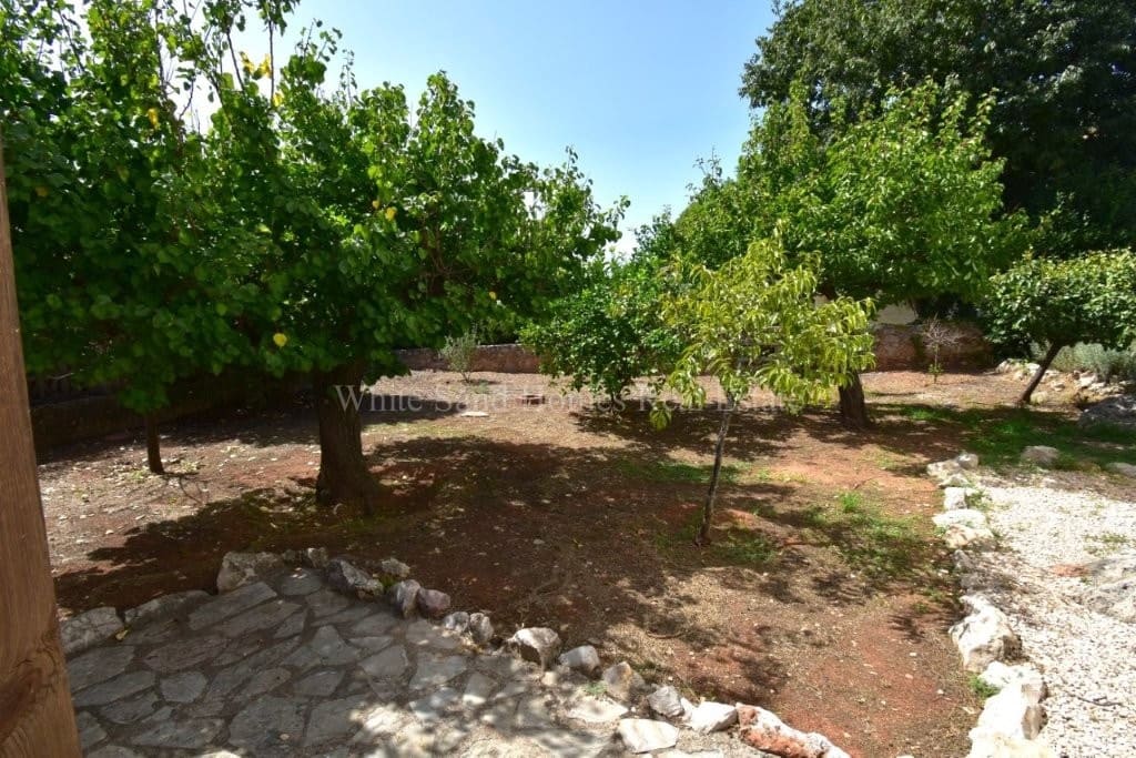 6 bedroom Villa for sale in Barx with pool garage - € 675,000 (Ref: 10036238)
