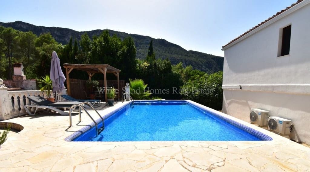 6 bedroom Villa for sale in Barx with pool garage - € 675,000 (Ref: 10036238)