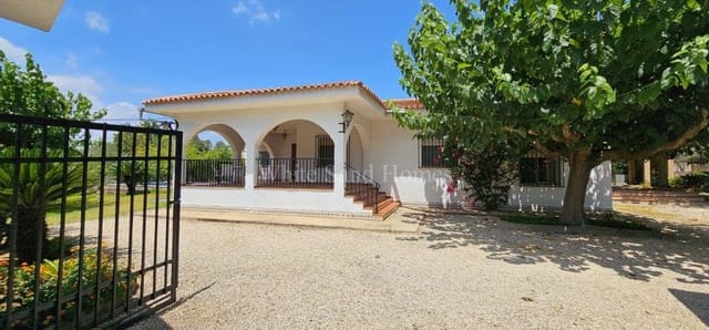 Chalet de 4 habitaciones en Simat de la Valldigna en venta con piscina - 262.000 € (Ref: 8422514)