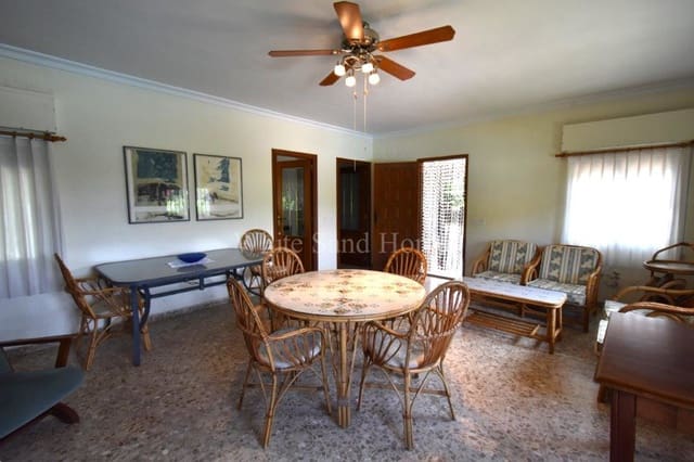 Chalet de 4 habitaciones en Simat de la Valldigna en venta con piscina - 262.000 € (Ref: 8422514)