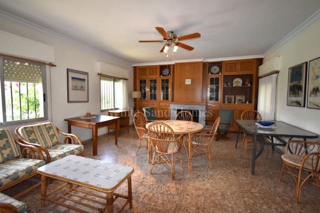 Chalet de 4 habitaciones en Simat de la Valldigna en venta con piscina - 262.000 € (Ref: 8422514)