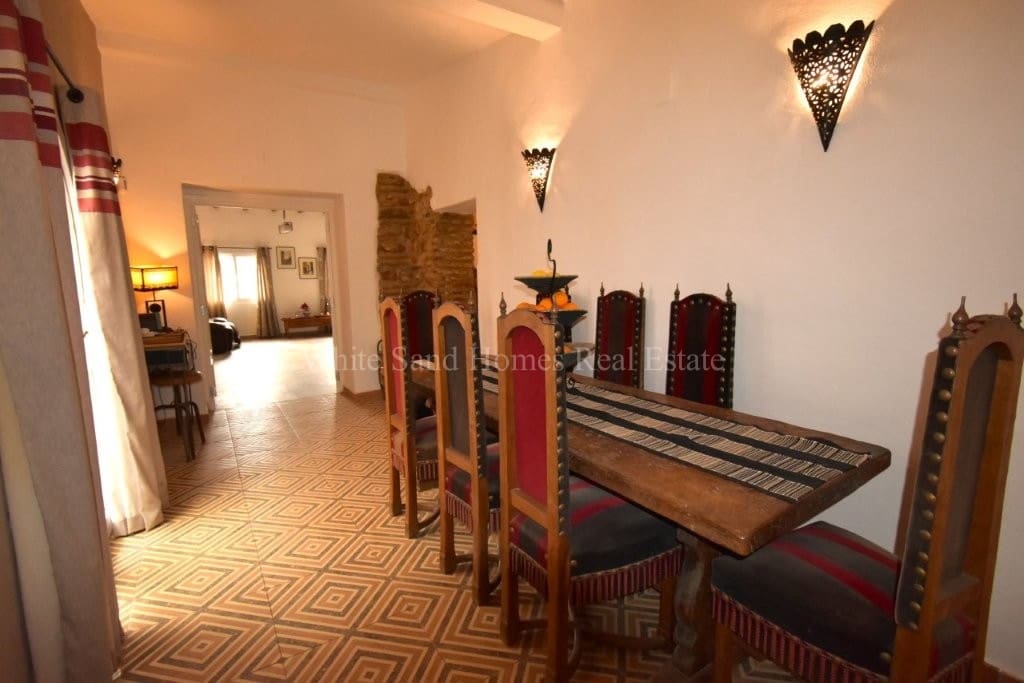 4 soveværelse Finca/Landehus til salg i Oliva de Merida med swimmingpool garage - € 499.000 (Ref: 8845649)