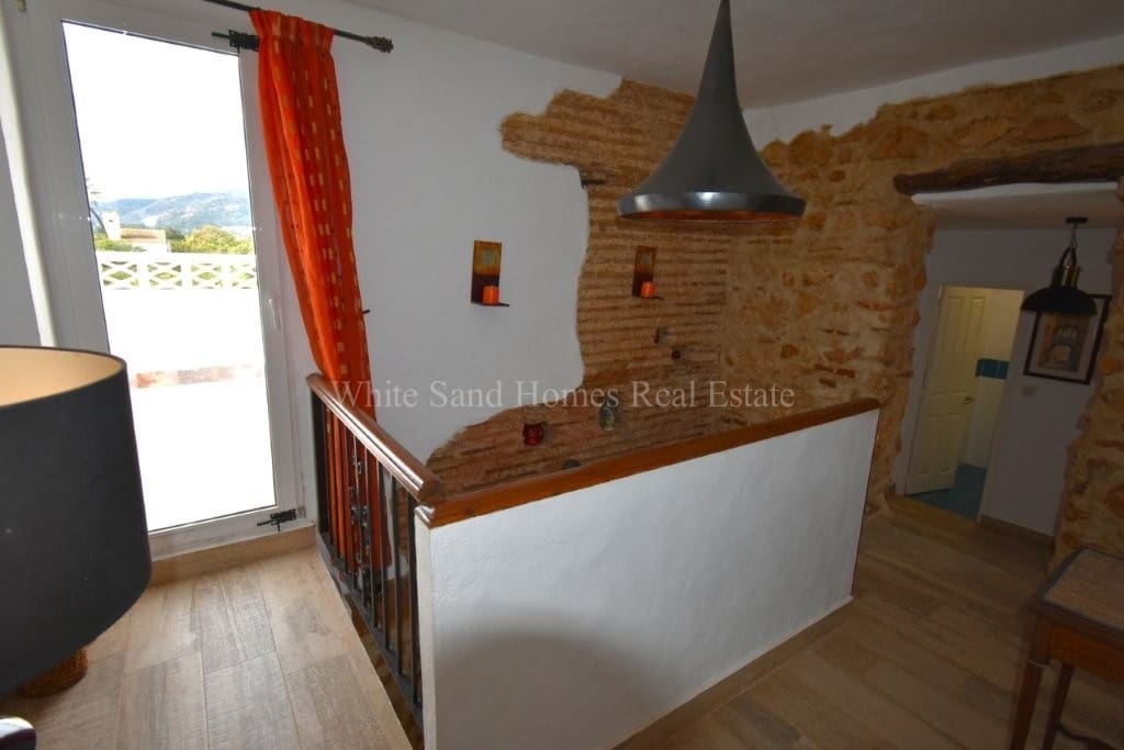 4 soveværelse Finca/Landehus til salg i Oliva de Merida med swimmingpool garage - € 499.000 (Ref: 8845649)