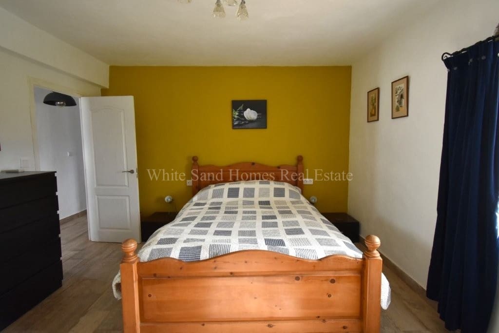 4 soveværelse Finca/Landehus til salg i Oliva de Merida med swimmingpool garage - € 499.000 (Ref: 8845649)