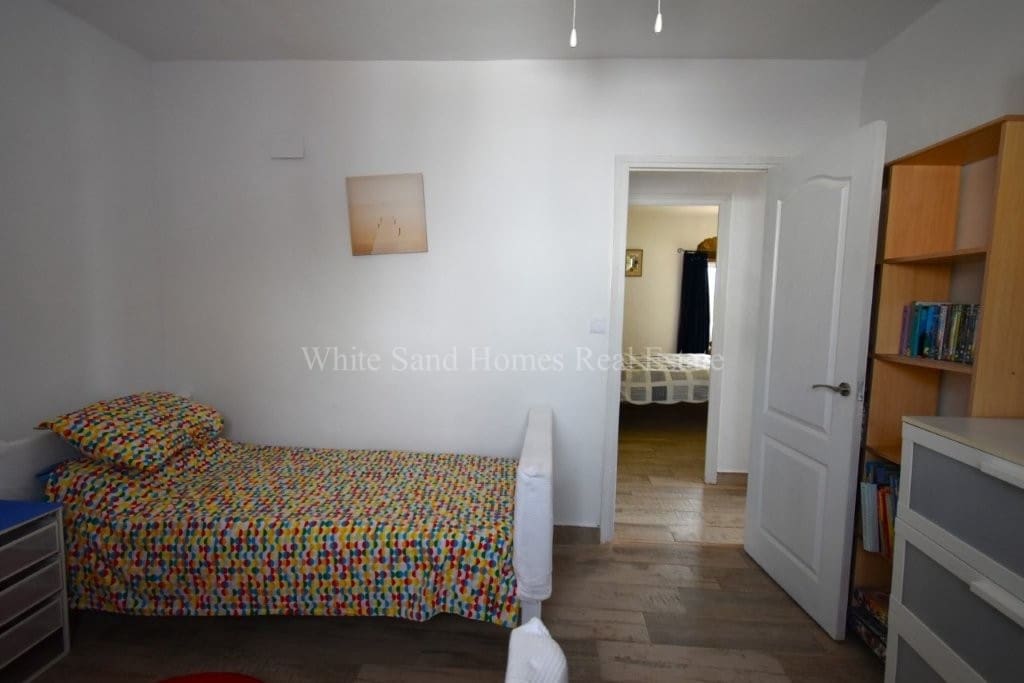 4 soveværelse Finca/Landehus til salg i Oliva de Merida med swimmingpool garage - € 499.000 (Ref: 8845649)