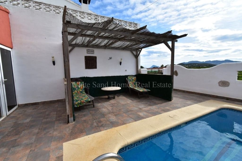 4 soveværelse Finca/Landehus til salg i Oliva de Merida med swimmingpool garage - € 499.000 (Ref: 8845649)