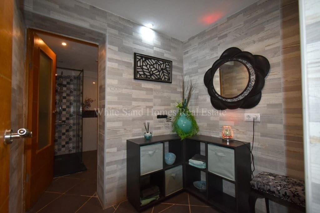 4 soveværelse Finca/Landehus til salg i Oliva de Merida med swimmingpool garage - € 499.000 (Ref: 8845649)