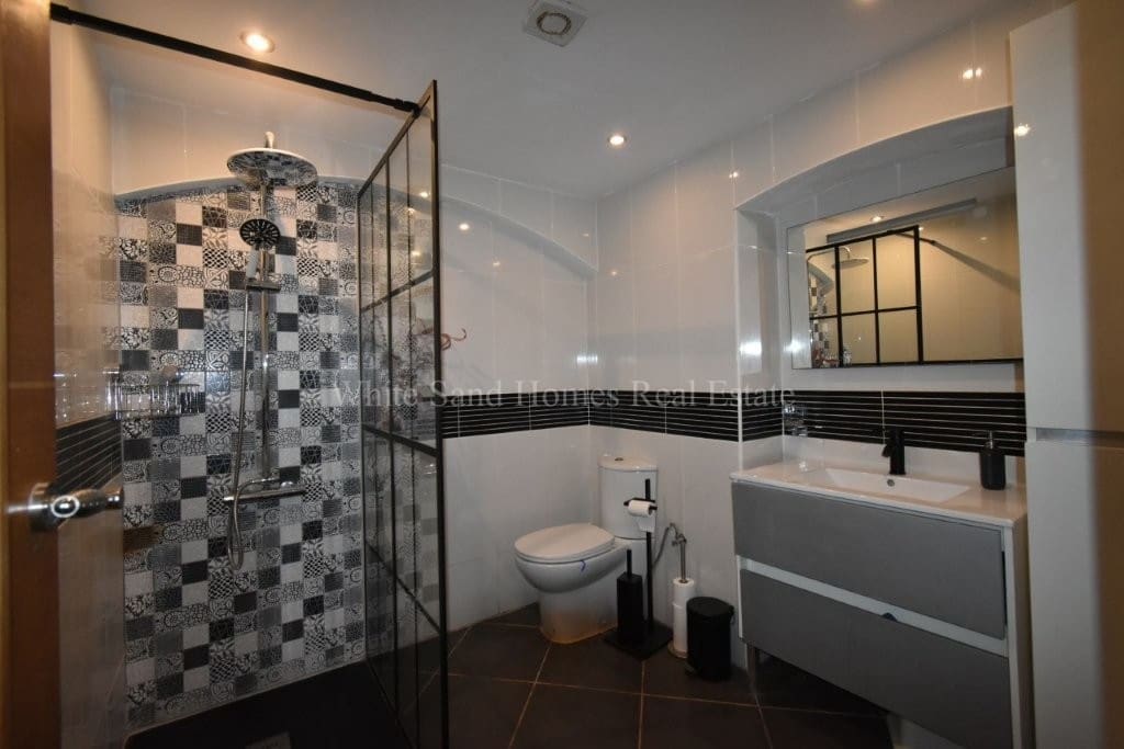 4 soveværelse Finca/Landehus til salg i Oliva de Merida med swimmingpool garage - € 499.000 (Ref: 8845649)