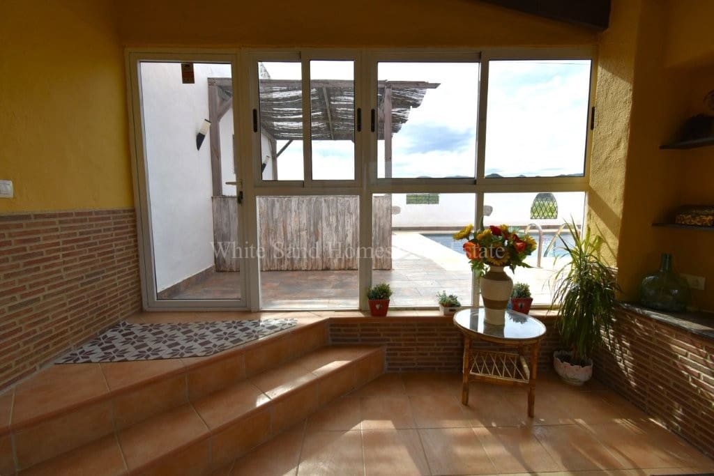 4 soveværelse Finca/Landehus til salg i Oliva de Merida med swimmingpool garage - € 499.000 (Ref: 8845649)