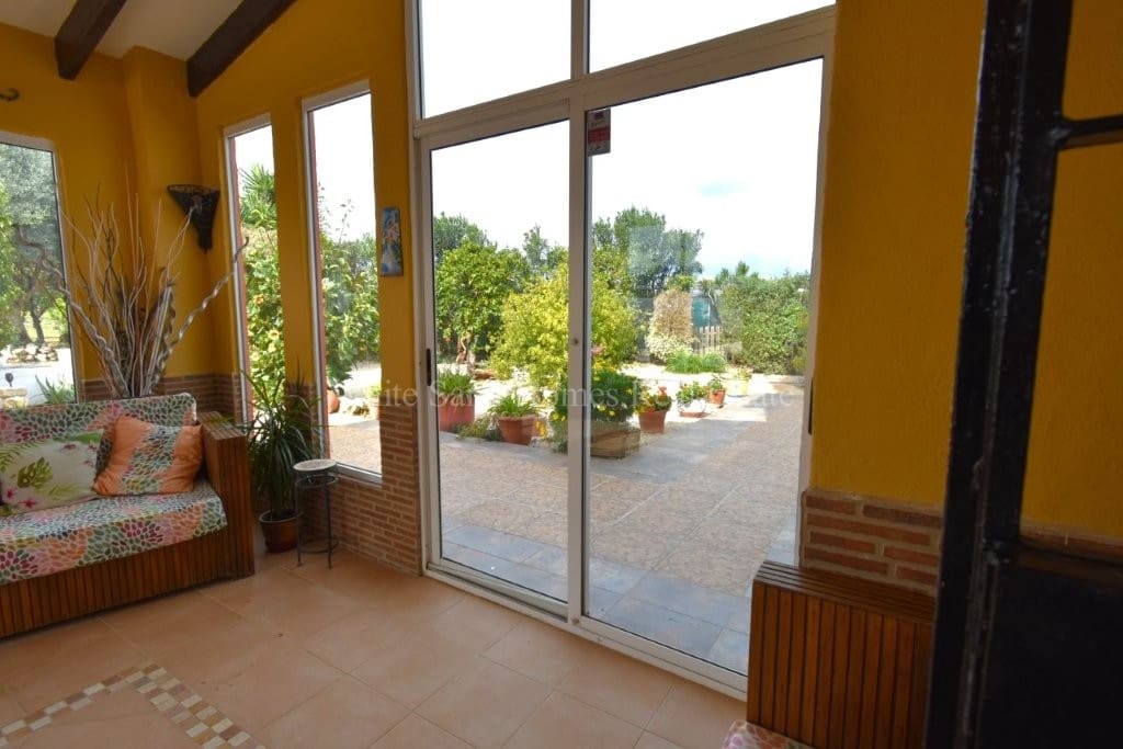 4 soveværelse Finca/Landehus til salg i Oliva de Merida med swimmingpool garage - € 499.000 (Ref: 8845649)