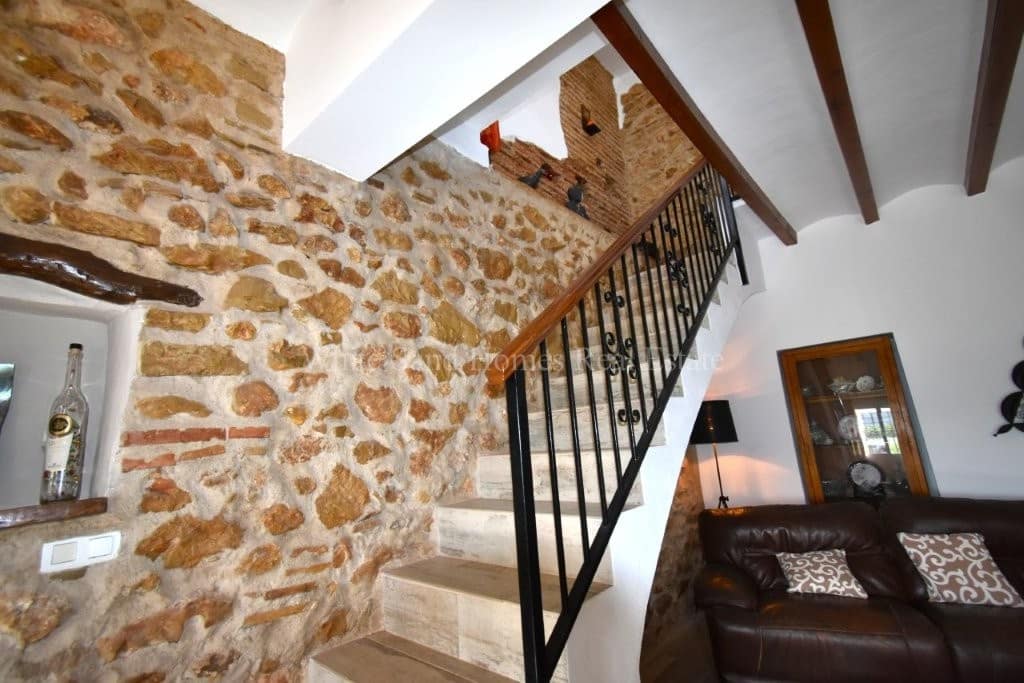 4 soveværelse Finca/Landehus til salg i Oliva de Merida med swimmingpool garage - € 499.000 (Ref: 8845649)