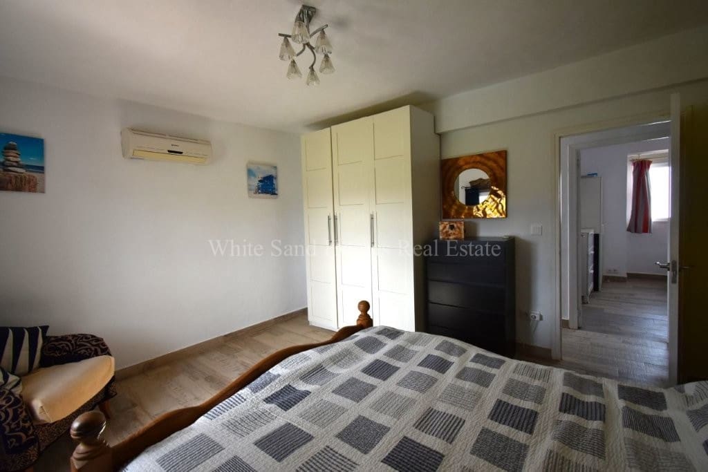 4 soveværelse Finca/Landehus til salg i Oliva de Merida med swimmingpool garage - € 499.000 (Ref: 8845649)