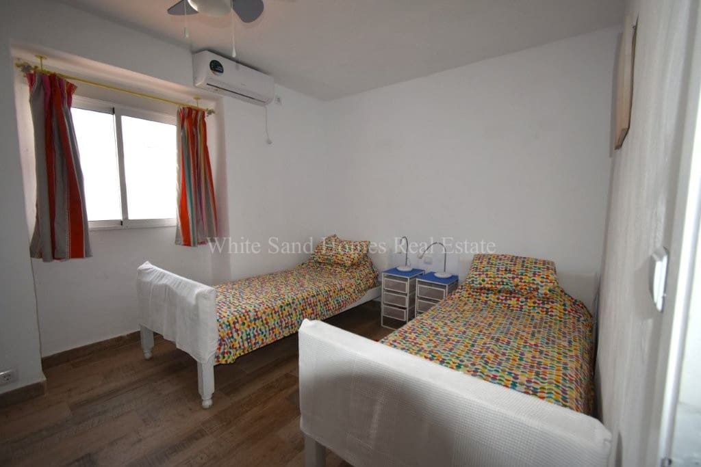 4 soveværelse Finca/Landehus til salg i Oliva de Merida med swimmingpool garage - € 499.000 (Ref: 8845649)