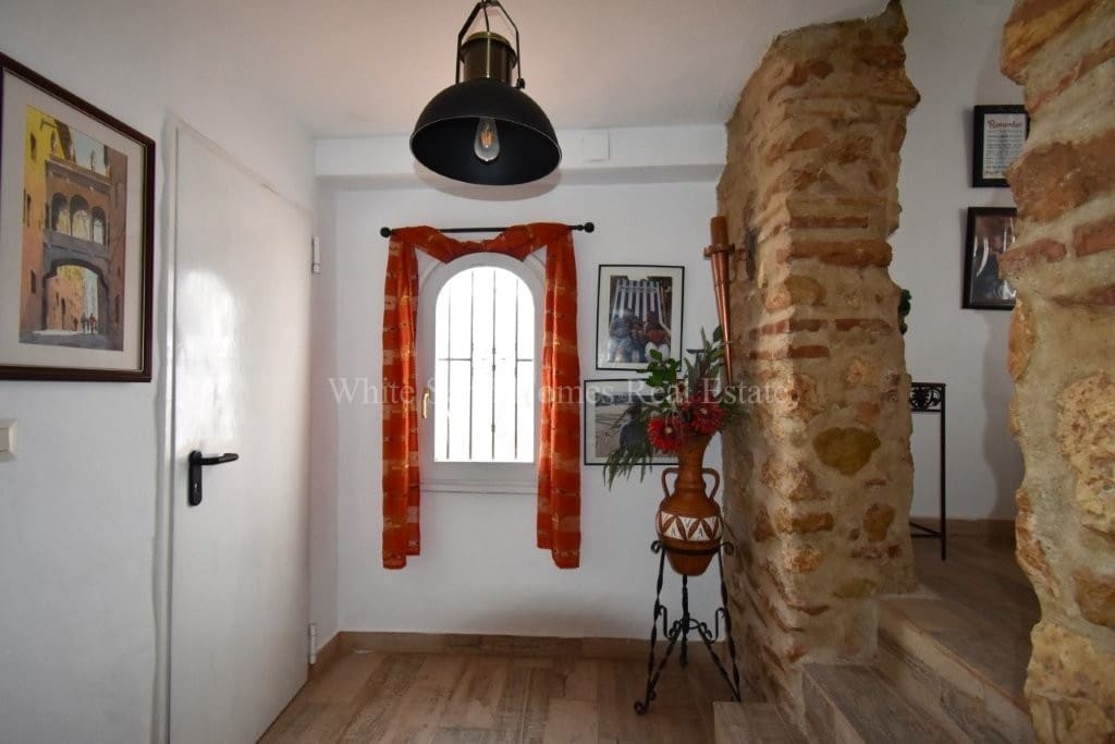 4 soveværelse Finca/Landehus til salg i Oliva de Merida med swimmingpool garage - € 499.000 (Ref: 8845649)