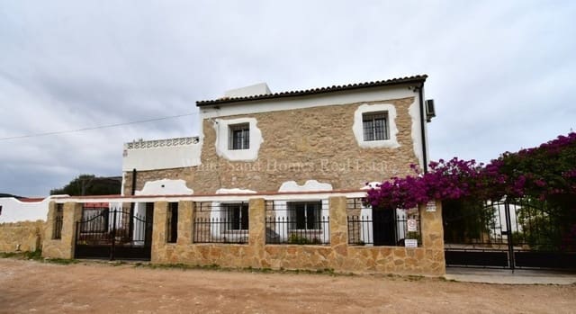 4 bedroom Finca/Country House for sale in Oliva de Mérida with pool garage - € 499,000 (Ref: 8845649)