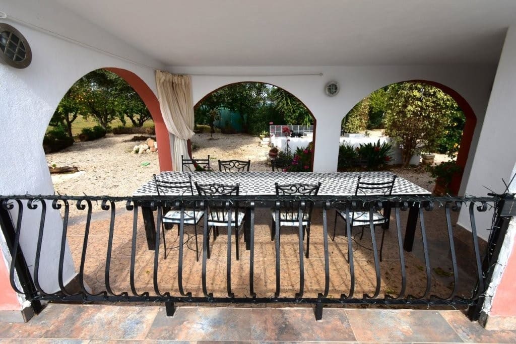 4 soveværelse Finca/Landehus til salg i Oliva de Merida med swimmingpool garage - € 499.000 (Ref: 8845649)