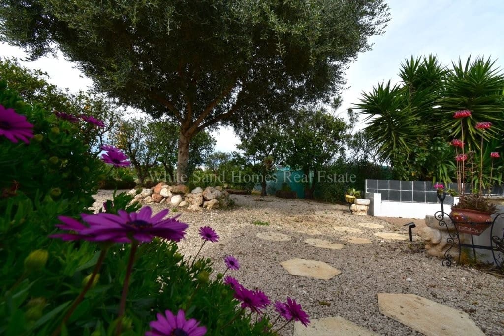 4 soveværelse Finca/Landehus til salg i Oliva de Merida med swimmingpool garage - € 499.000 (Ref: 8845649)