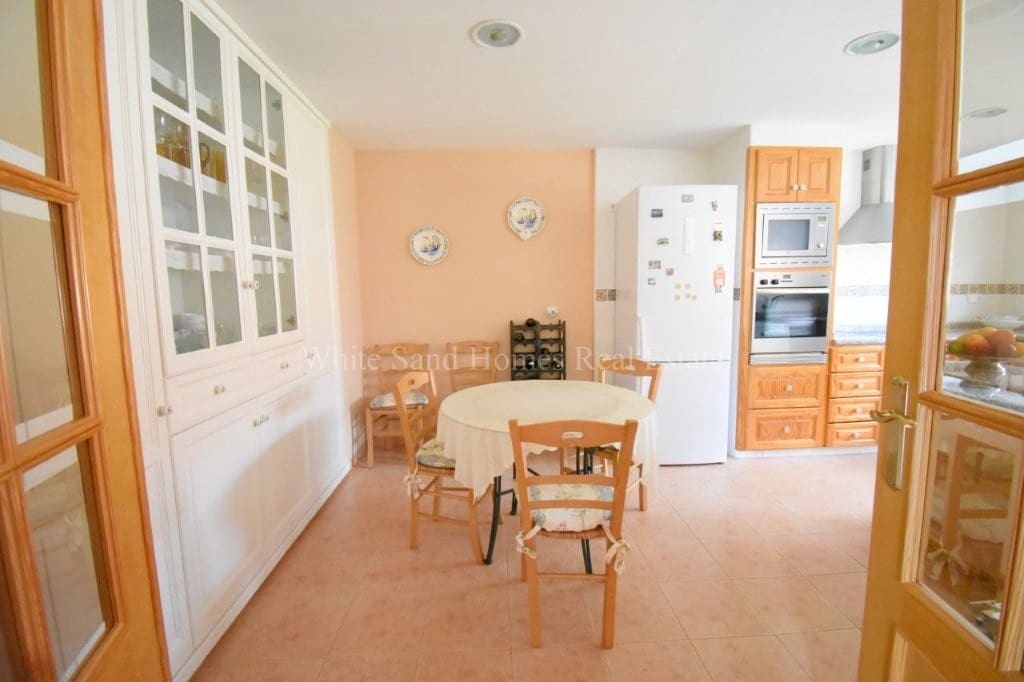 4 bedroom Villa for sale in Real de Gandia with pool garage - € 399,999 (Ref: 9356884)