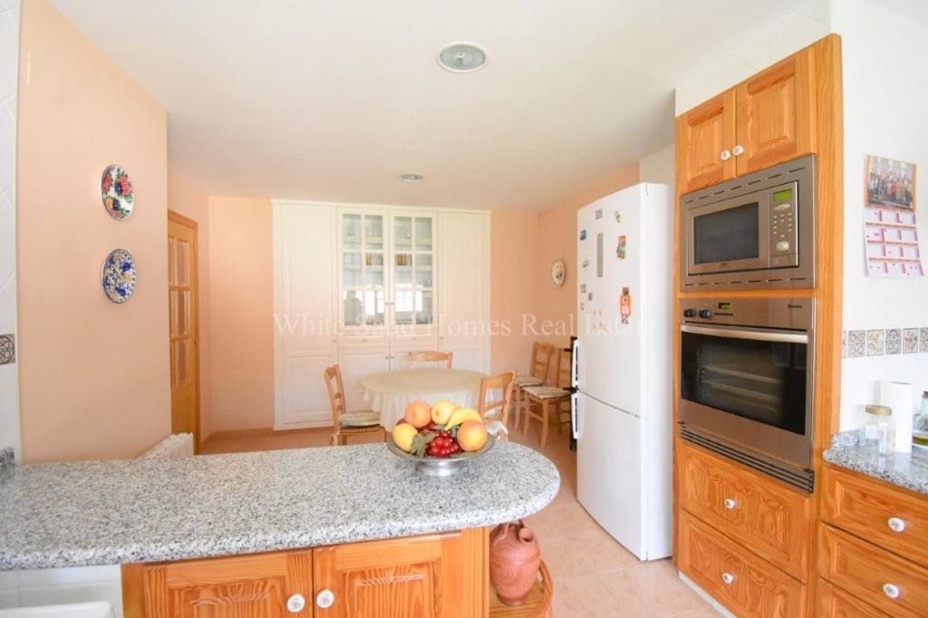 4 bedroom Villa for sale in Real de Gandia with pool garage - € 399,999 (Ref: 9356884)