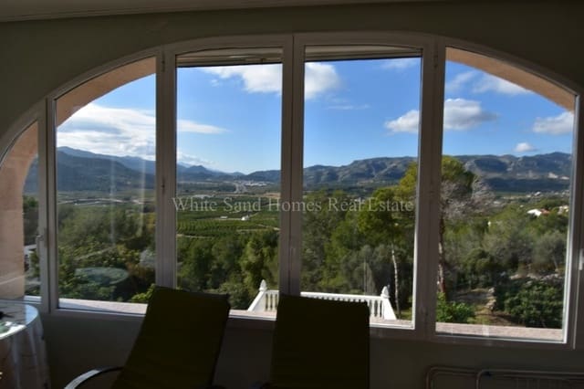 4 bedroom Villa for sale in Real de Gandía with pool garage - € 399,999 (Ref: 9356884)