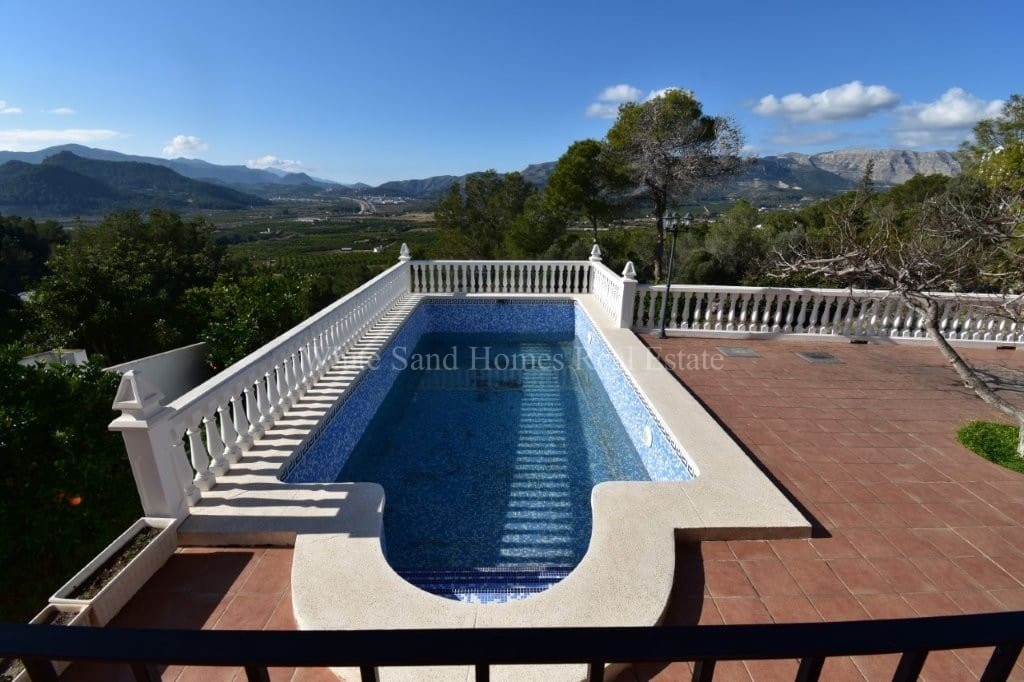 4 bedroom Villa for sale in Real de Gandia with pool garage - € 399,999 (Ref: 9356884)