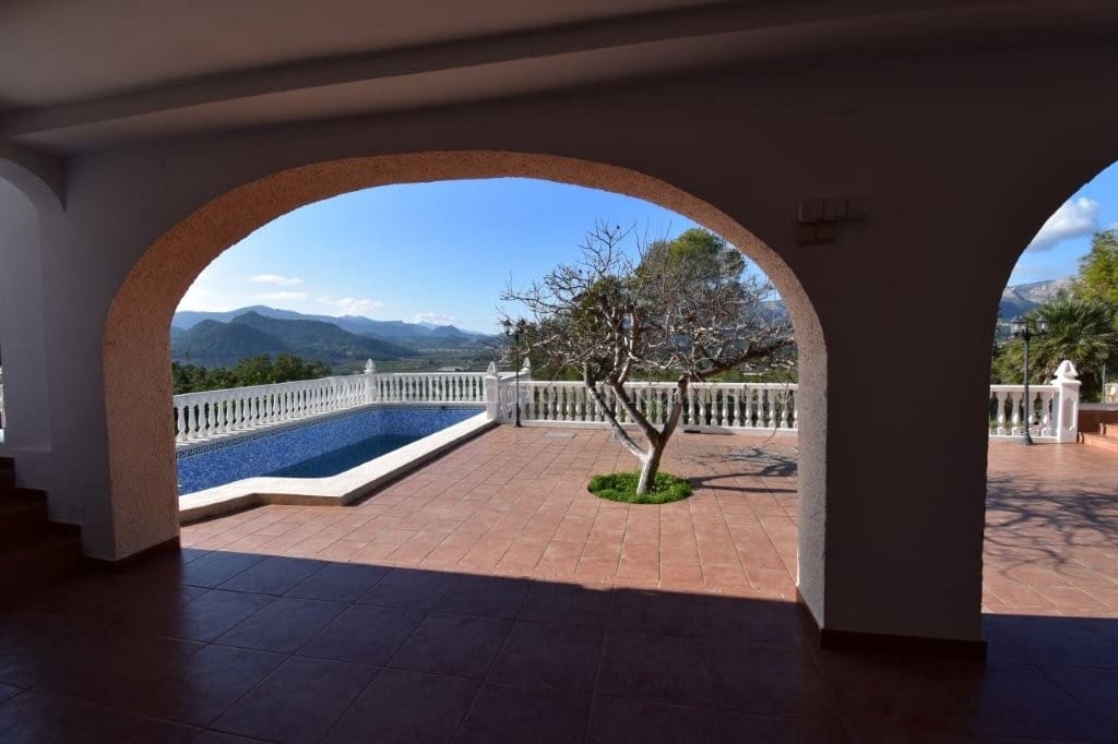 4 bedroom Villa for sale in Real de Gandia with pool garage - € 399,999 (Ref: 9356884)