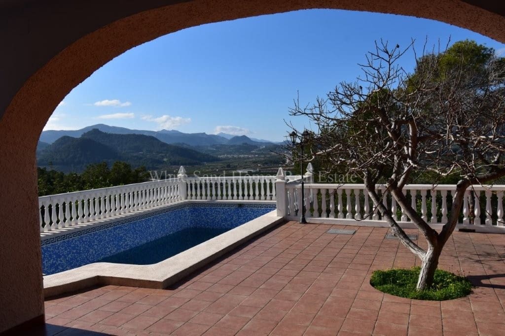 4 bedroom Villa for sale in Real de Gandia with pool garage - € 399,999 (Ref: 9356884)