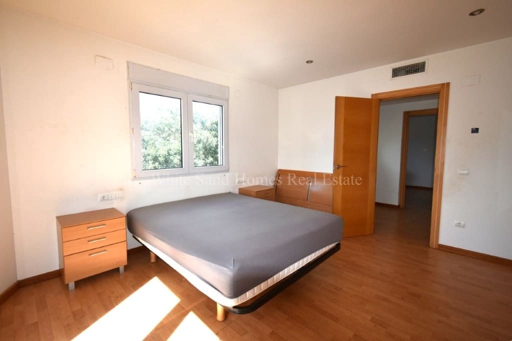 4 sypialnia Willa na sprzedaż w Palma de Gandia z basenem garażem - 339 000 € (Ref: 9679259)