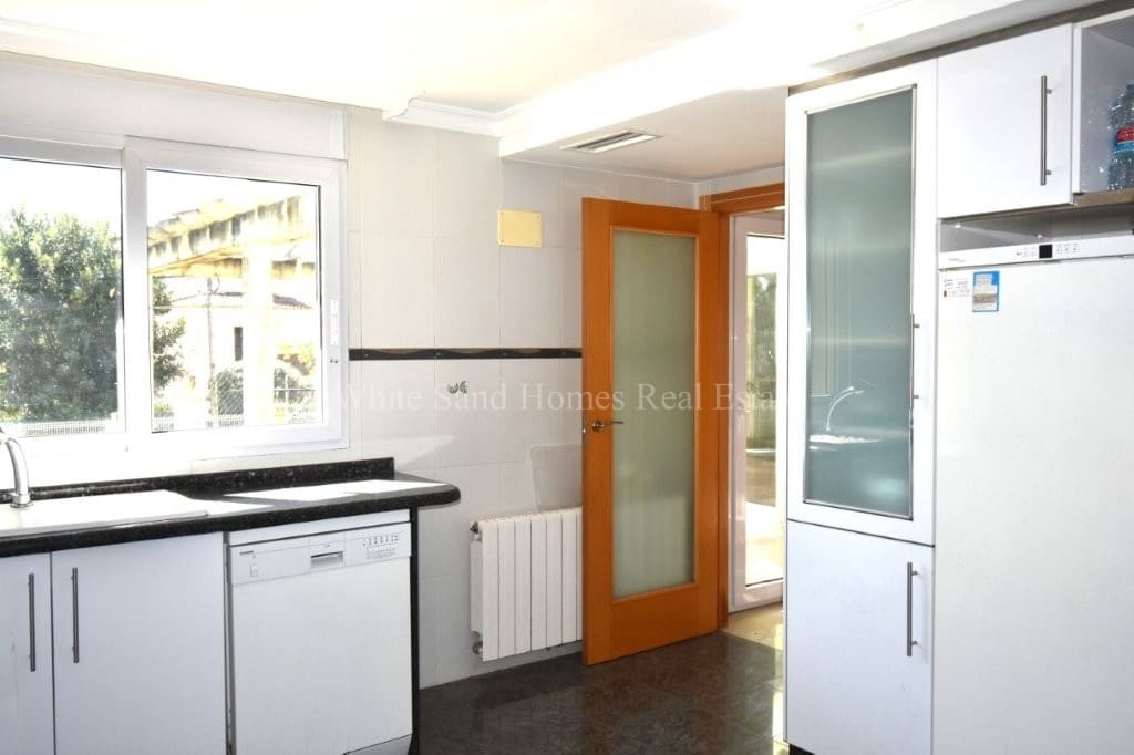 4 sypialnia Willa na sprzedaż w Palma de Gandia z basenem garażem - 339 000 € (Ref: 9679259)