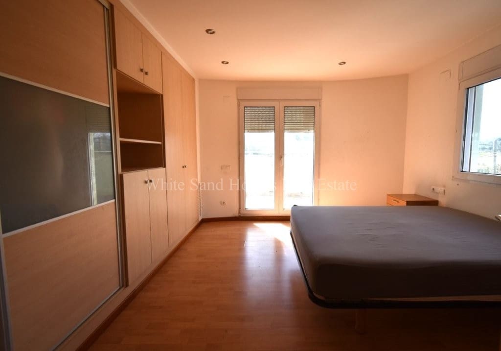 4 sypialnia Willa na sprzedaż w Palma de Gandia z basenem garażem - 339 000 € (Ref: 9679259)