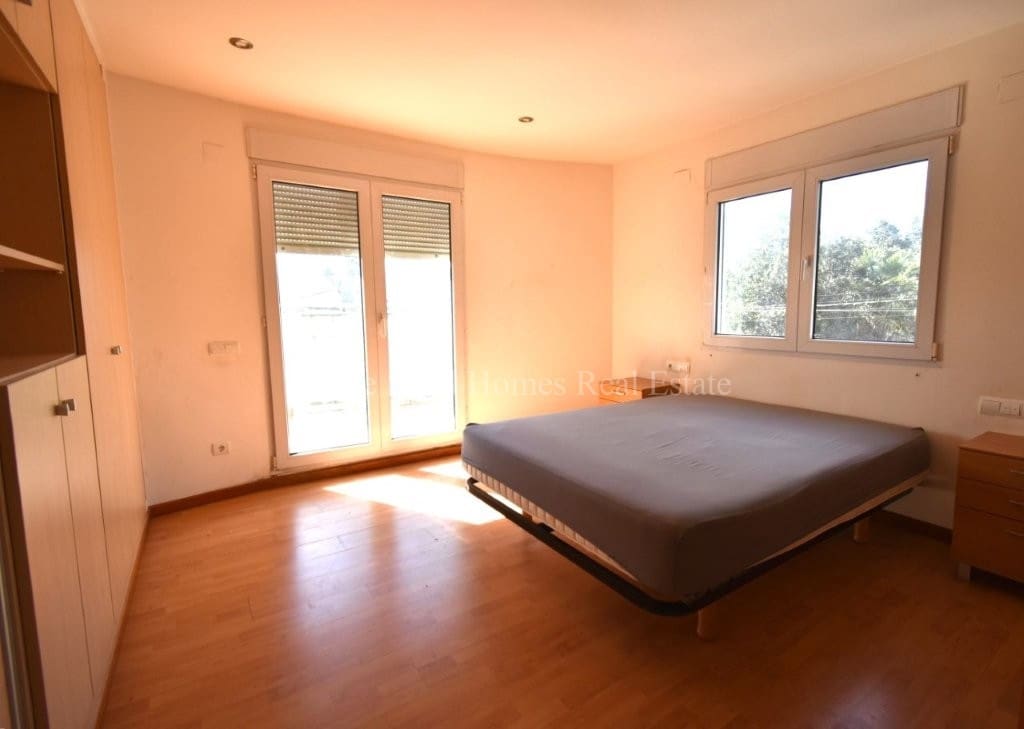 4 sypialnia Willa na sprzedaż w Palma de Gandia z basenem garażem - 339 000 € (Ref: 9679259)