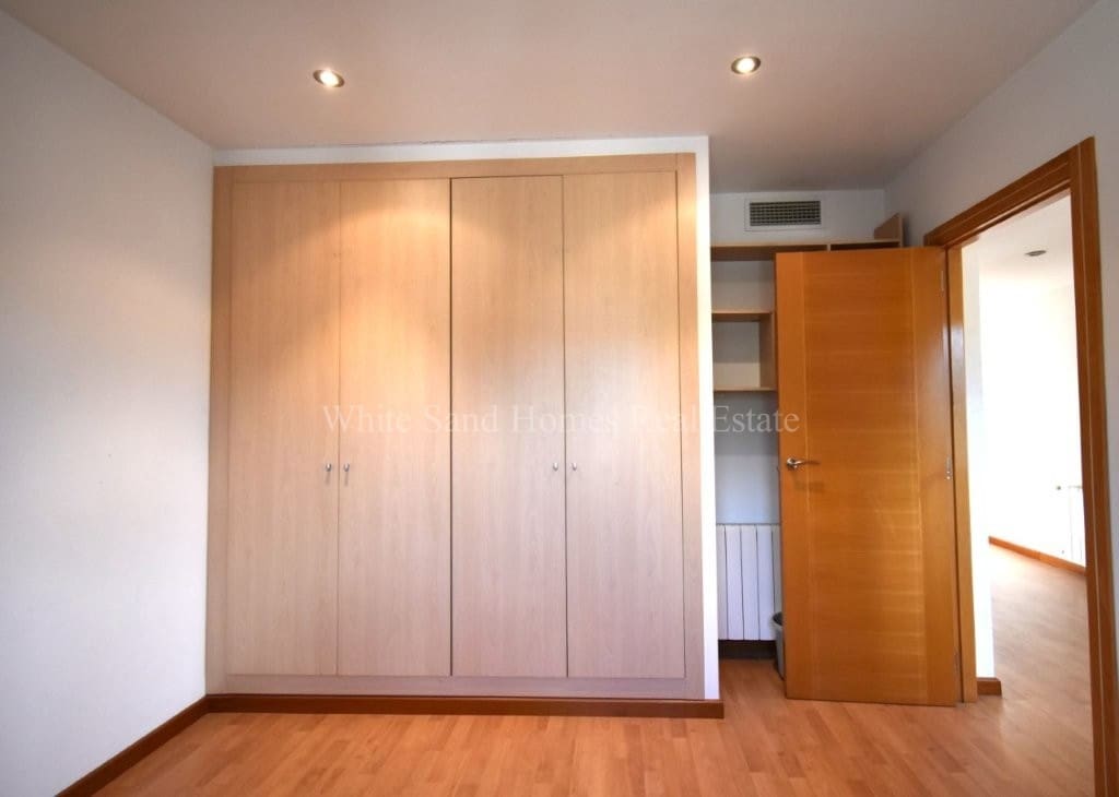 4 sypialnia Willa na sprzedaż w Palma de Gandia z basenem garażem - 339 000 € (Ref: 9679259)