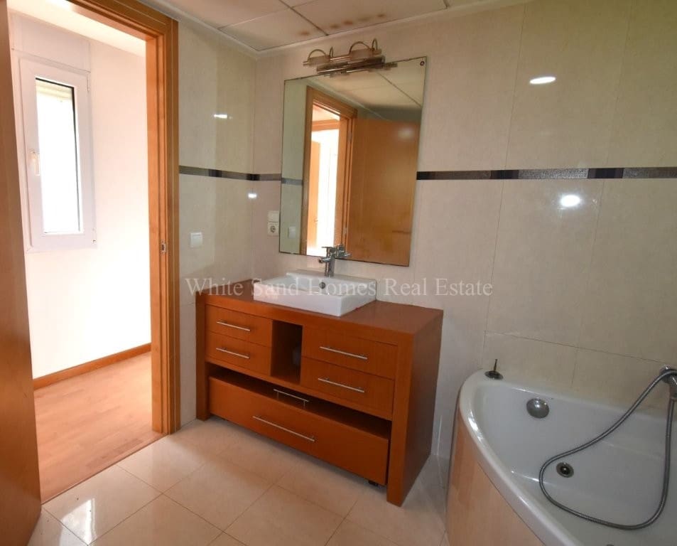 4 sypialnia Willa na sprzedaż w Palma de Gandia z basenem garażem - 339 000 € (Ref: 9679259)