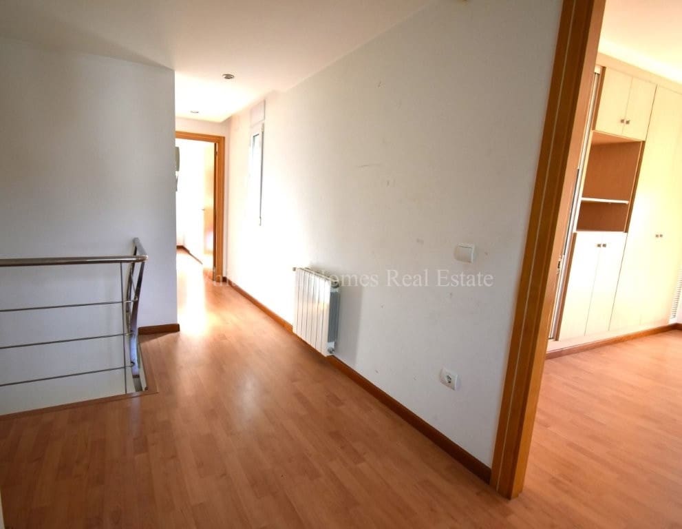 4 sypialnia Willa na sprzedaż w Palma de Gandia z basenem garażem - 339 000 € (Ref: 9679259)