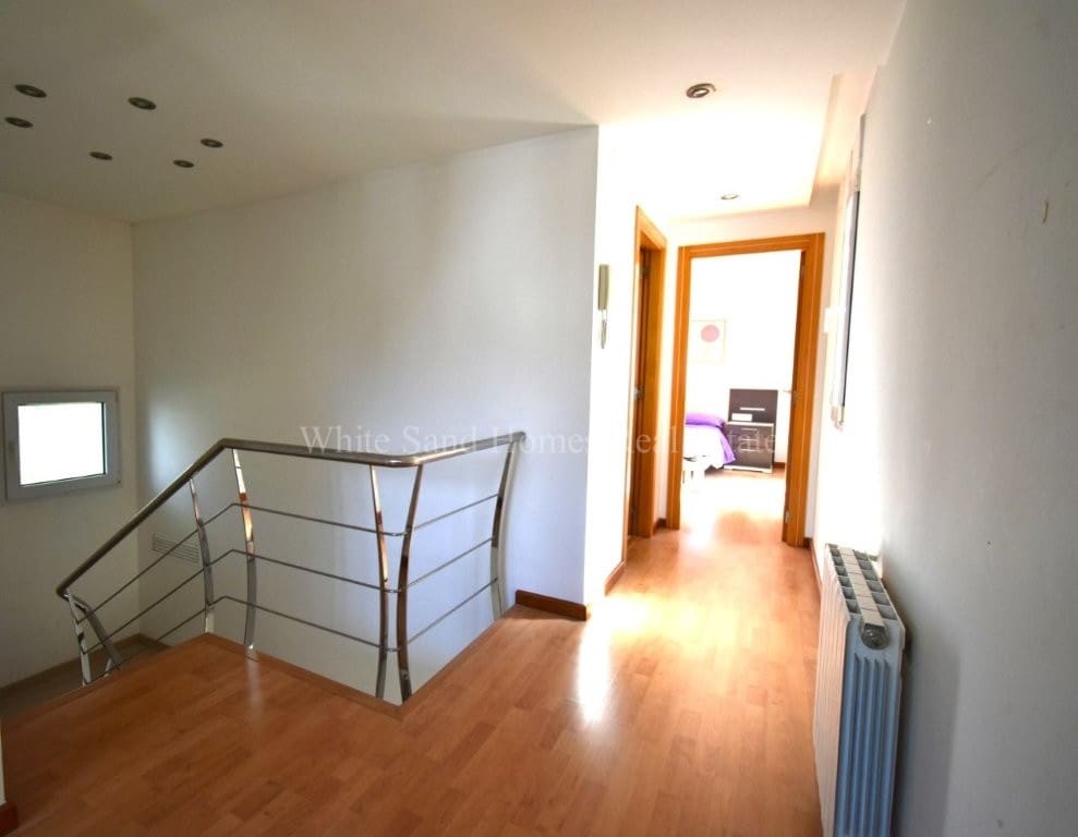 4 sypialnia Willa na sprzedaż w Palma de Gandia z basenem garażem - 339 000 € (Ref: 9679259)