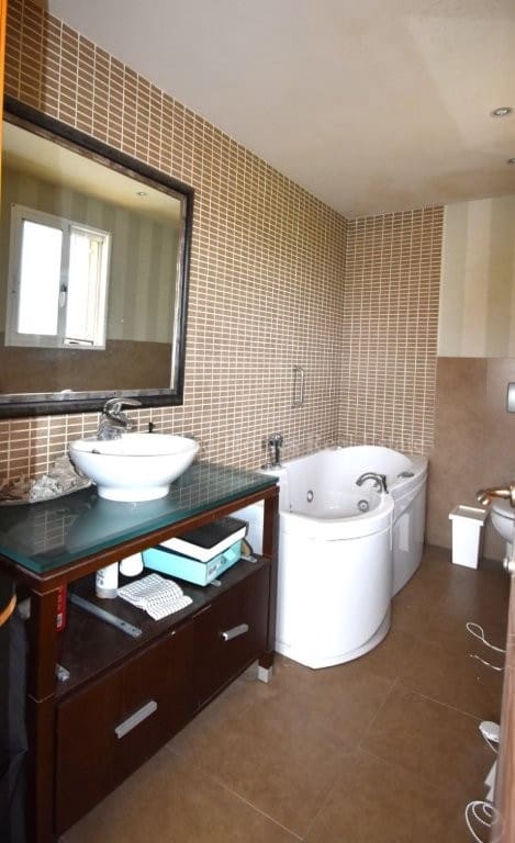 5 bedroom Townhouse for sale in Gandia with pool garage - € 470,000 (Ref: 9995343)