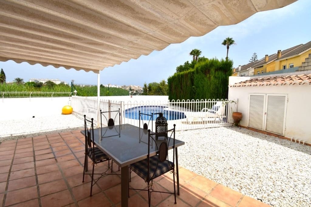 5 bedroom Townhouse for sale in Gandia with pool garage - € 470,000 (Ref: 9995343)
