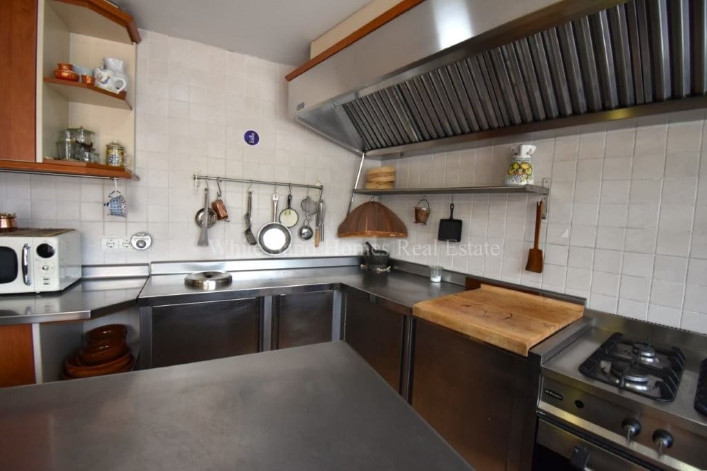 5 bedroom Townhouse for sale in Gandia with pool garage - € 470,000 (Ref: 9995343)